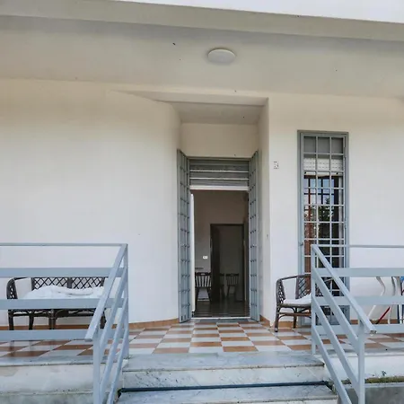 Gorgeous Home In Comiso With Wifi *
