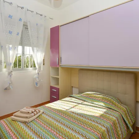 Feriehus Stunning In With Wifi Comiso